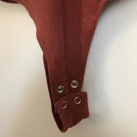 Dynamite V-Neck Bodysuit - Picture 3 of 3